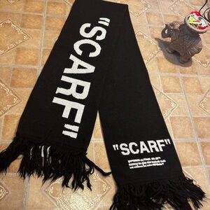 Authentic Off-White c/o Virgil Abloh "SCARF" – Black/White (Italy)